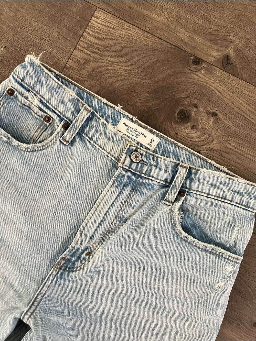 Abercrombie & Fitch 90’s Straight Ultra High Rise Jeans - Picture 2 of 6